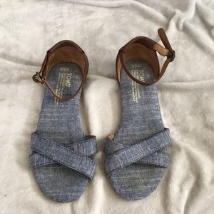Toms Blue Chambray Women’s Correa Sandals size 5.5